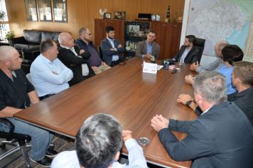 Governador do RS em exercício, Gabriel Souza, recebe comitiva da Cooperativa Languiru e G7