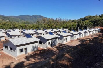 Residencial 10 de Abril: vistoria de mais uma medição de obra