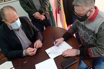 Executivo firma termo de fomento com o Consepro