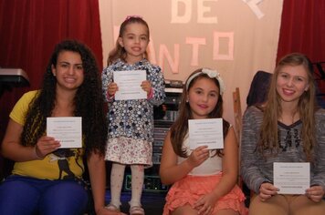 Talentos se apresentaram em festival