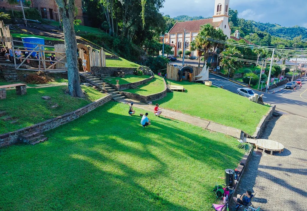 Faltando 15 dias para a encenação da Paixão de Cristo, os atores intensificam os ensaios