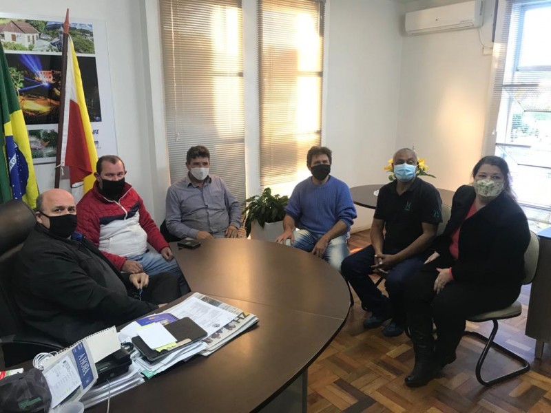 Prefeito reúne Secretários e ocupantes de cargos da Administração para a desincompatibilização visando as eleições em 2020