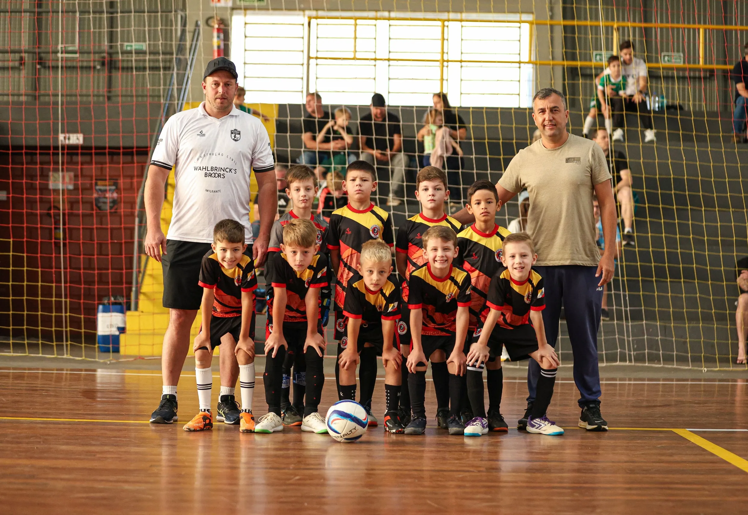 Imigrante disputa semifinais da Copa Talentos de Futsal e garante duas equipes nas finais