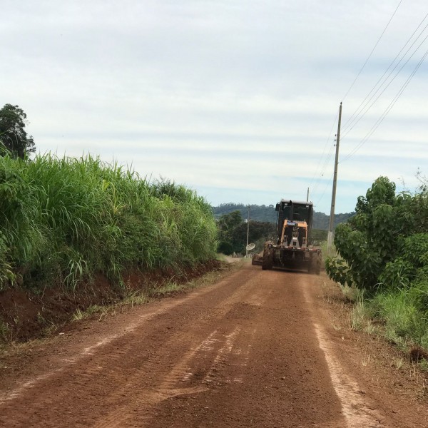 Obras recupera estradas danificadas pela chuva