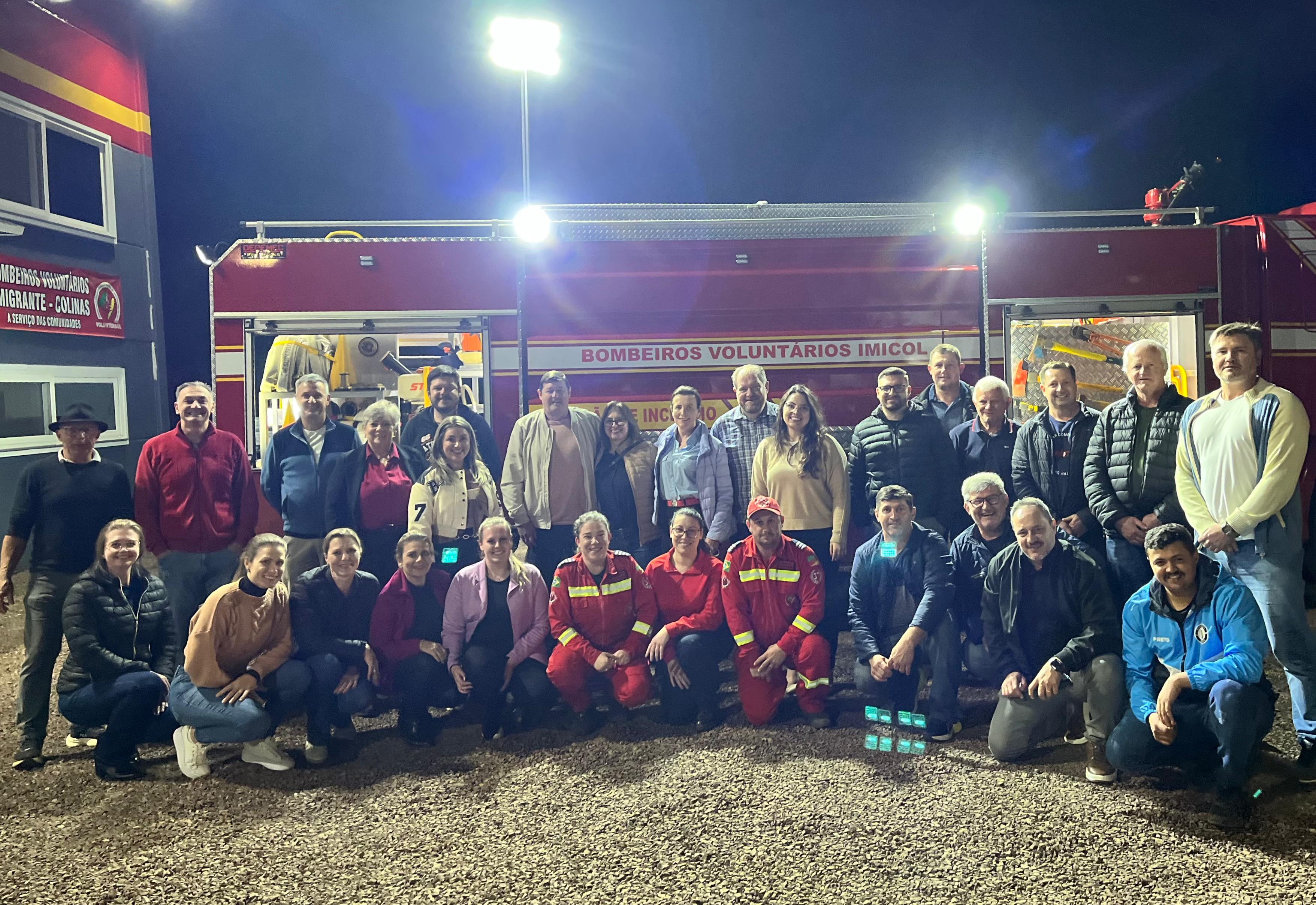 Bombeiros Voluntários Imicol apresentam nova estrutura e caminhão de combate a incêndios
