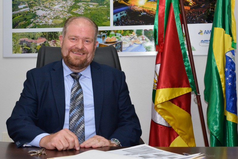 Germano reassume executivo
