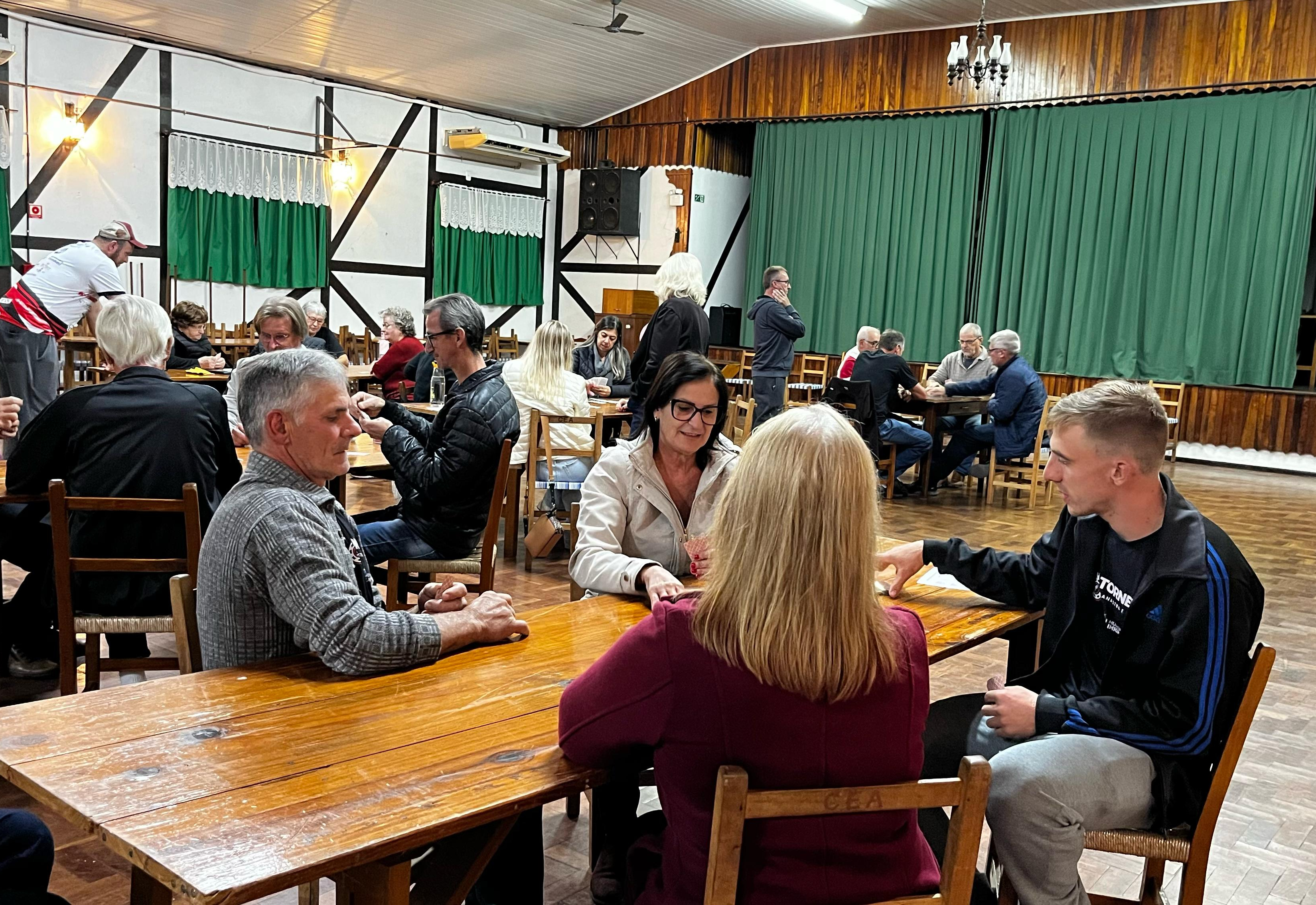 Finalistas do 3º Torneio de Canastra e Bisca estão definidos
