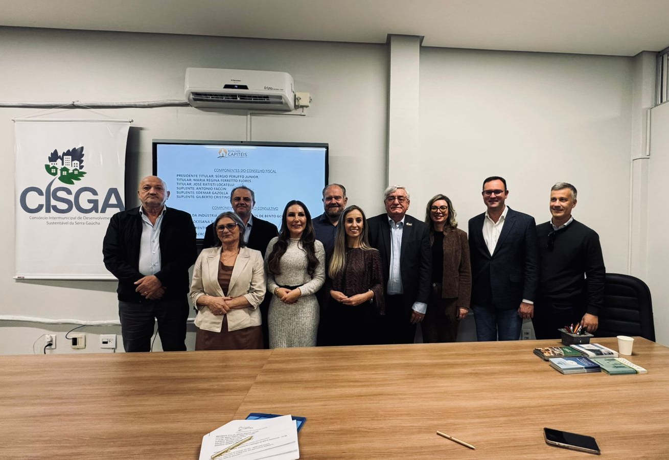 Imigrante participa da assembleia de fundação da Associação Rota dos Capitéis