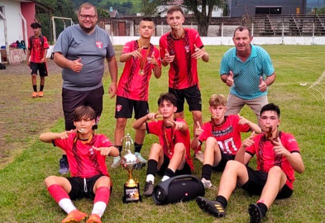 Imigrantenses sagram-se campeões regionais de futebol