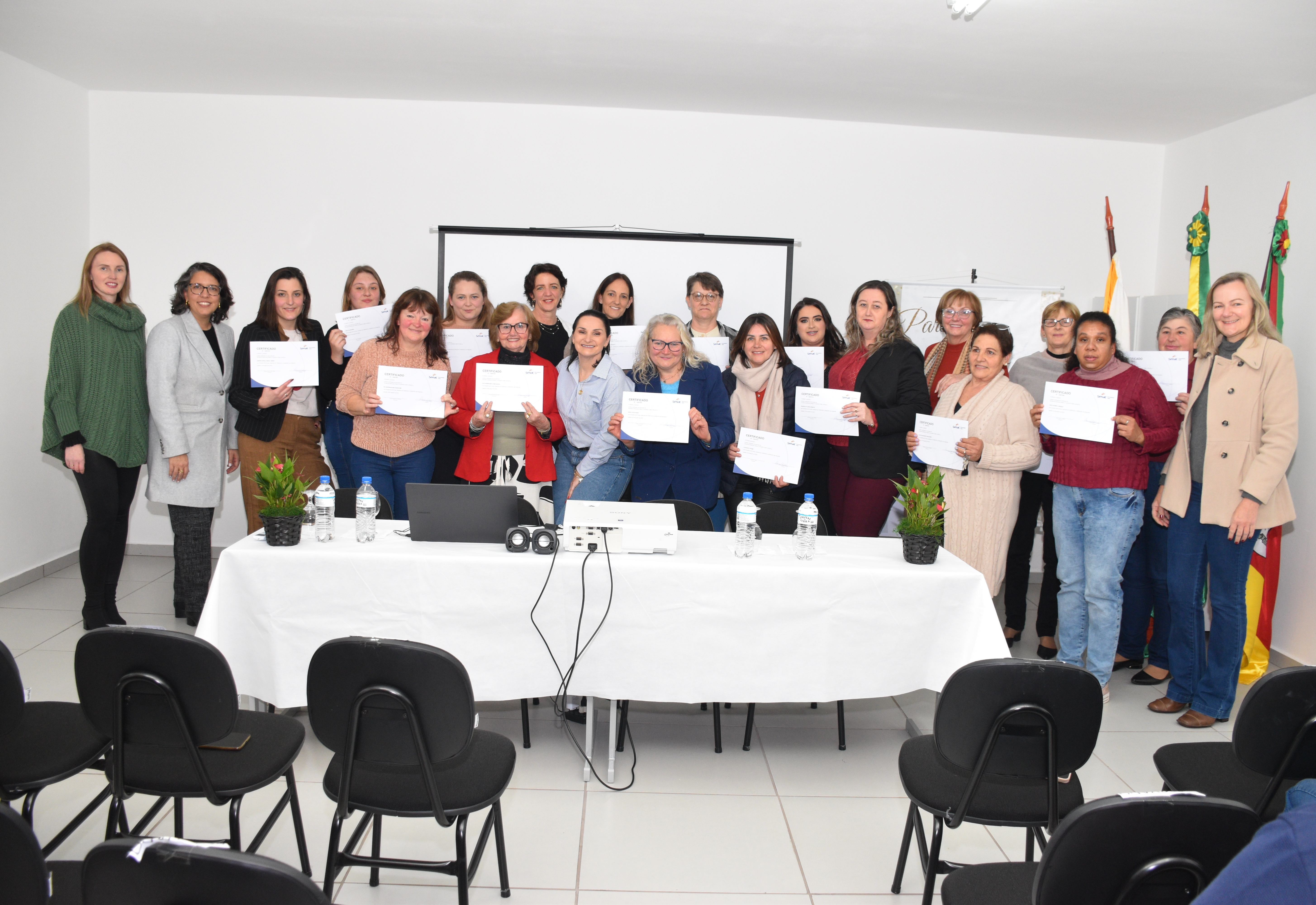 Imigrante forma a primeira turma do Curso de Cuidador de Idosos